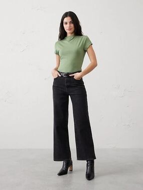 NWT Banana Republic Soft Stretch Mockneck Top